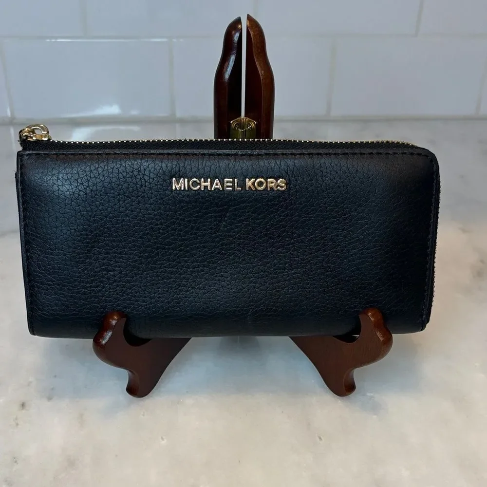 Michael Kors Wallet Pebbled Leather Full Sized Zipper Wallet